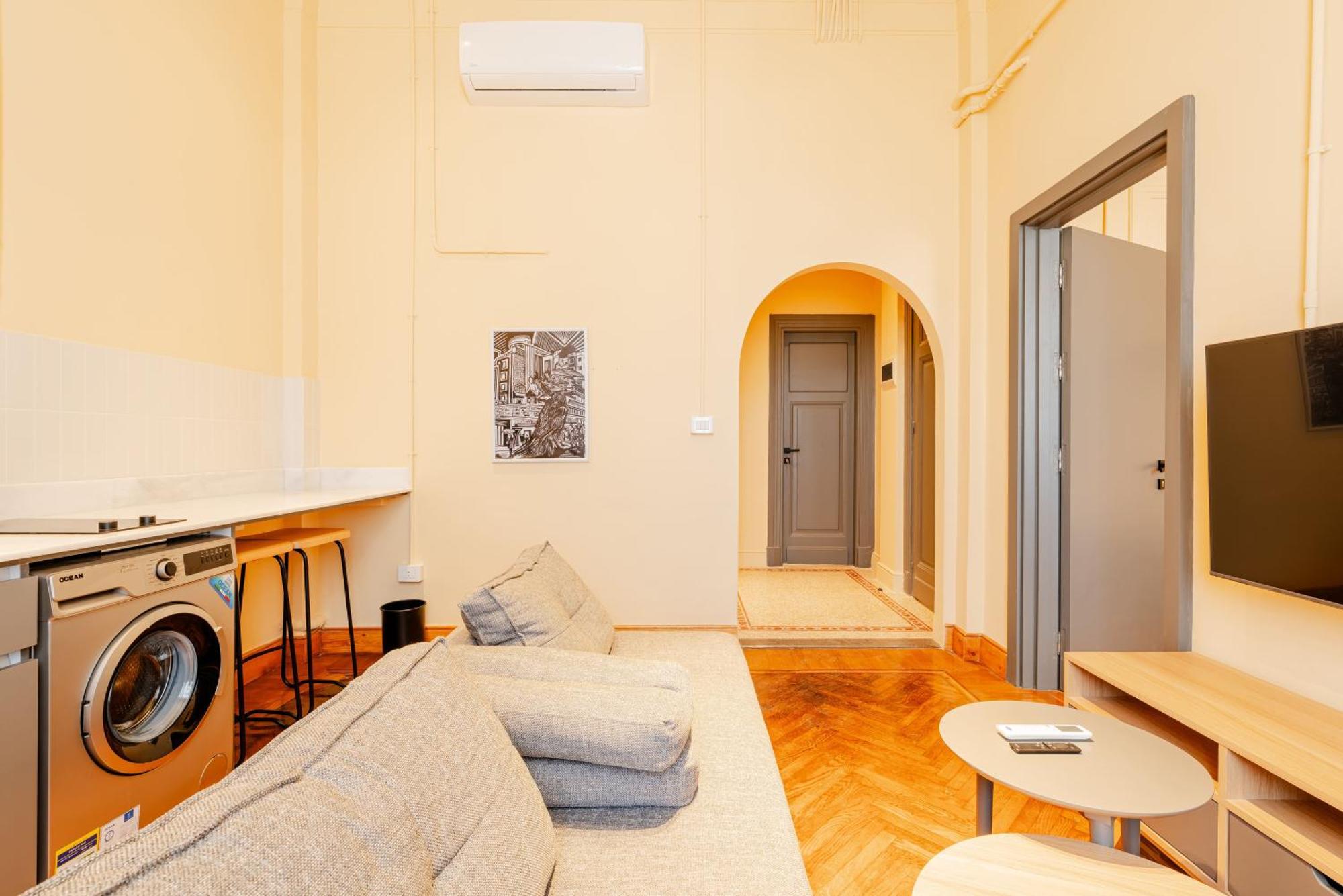 Grey L Studio Apartments Downtown Alexandria Menasce House Экстерьер фото