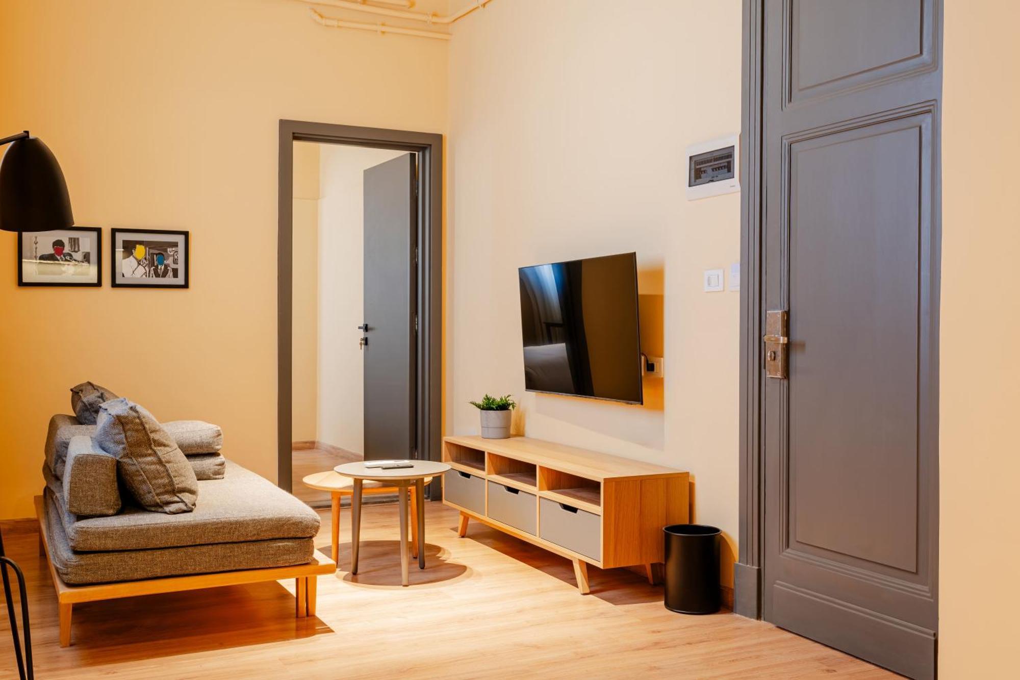 Grey L Studio Apartments Downtown Alexandria Menasce House Экстерьер фото